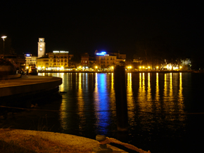 Riva del Garda di notte